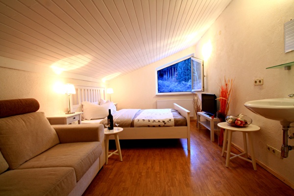 Family Room for 4 to 5 Persons